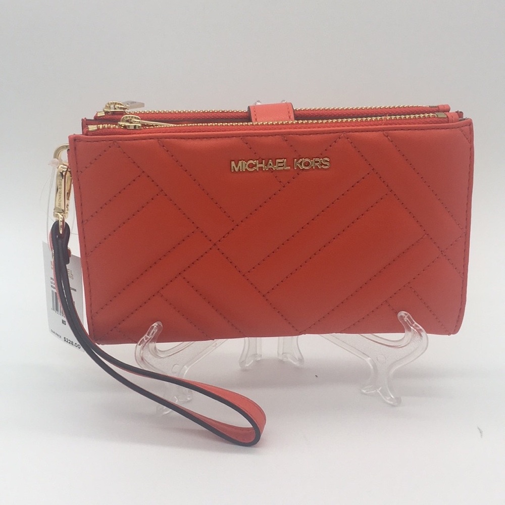 Michael Kors Peyton LG Double Zip Wristlet - Picture 6 of 8